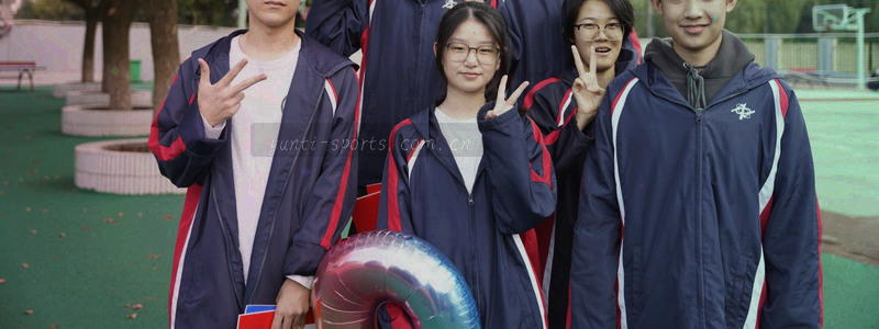 体育数据趋势图叠加草原山脉轮廓